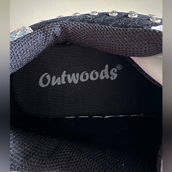 Black and white studded sneakers - Picture 2 of 5